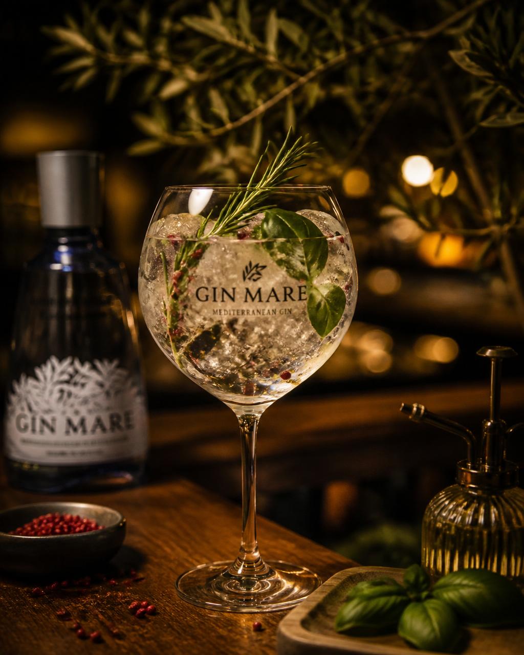 Gin Tonic Premium · Gin Mare — L'Armeria, Molins de Rei