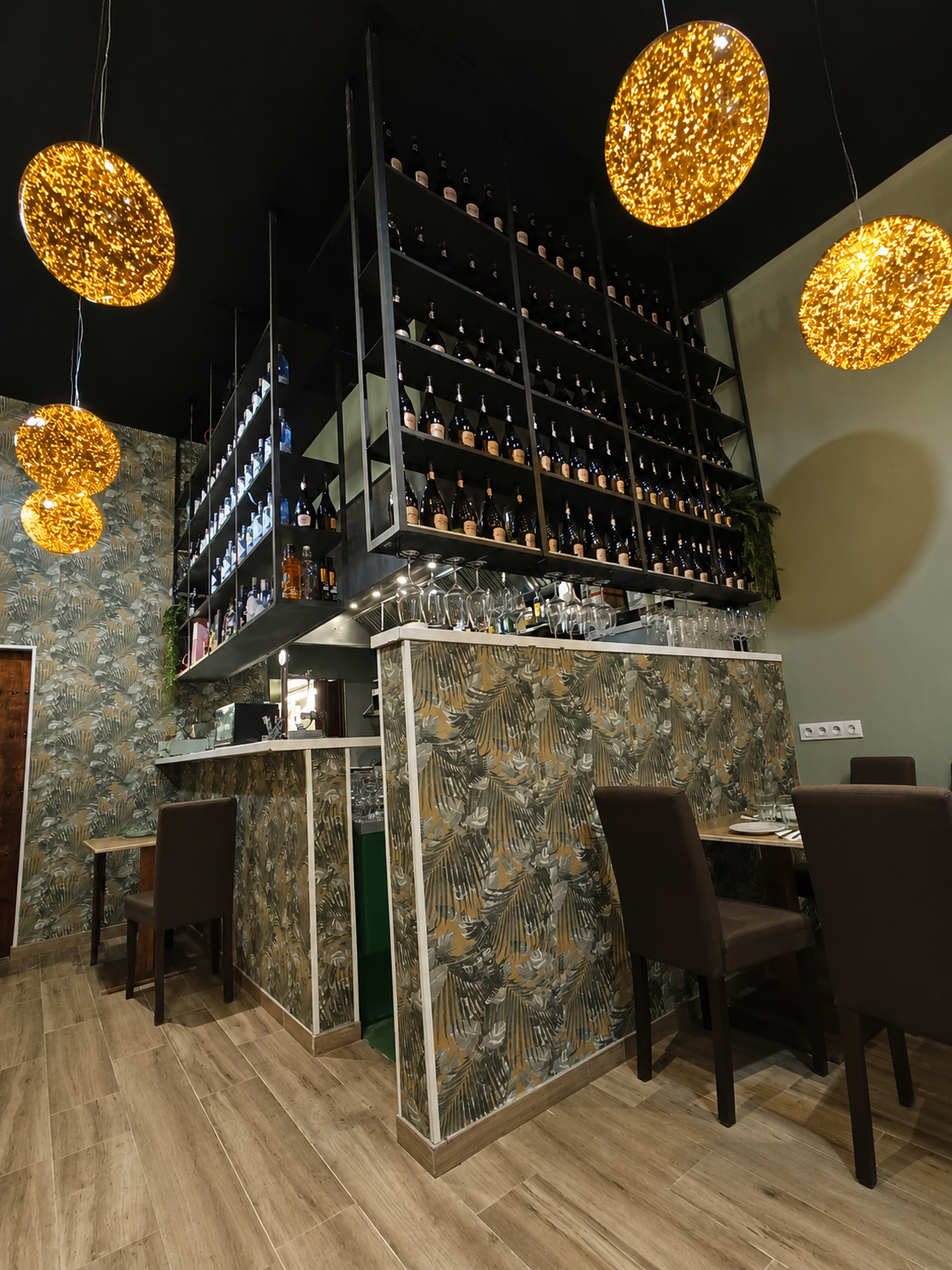 Bar y botellero de L'Armeria